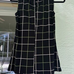 Stylish Black , green, and White Grid Top size small.